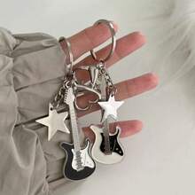 1Pc Men & Women's Guitar Love Heart Keychain - Cool Rock Punk Vintage Pendant | Perfect For Self & Gifts - 黑色 - 查看 3