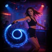 1支LED鞭状灯，彩色光纤舞动灯，多种颜色模式，360°旋转，派对灯，非常适合派对和灯光秀，送给朋友、女朋友、妻子的独特礼物 - 180cm光纖鞭子 - 查看 3