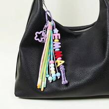 1 Peça Personalizada Charm de Bolsa com Borla Arco-íris, Acessório de Carteira Fofo, Chaveiro Personalizado com Nome, Pingente Colorido para Mochila, Charm de Bolsa Personalizado com Letra, Organizador de Viagem - Multicolorido - Visão 5