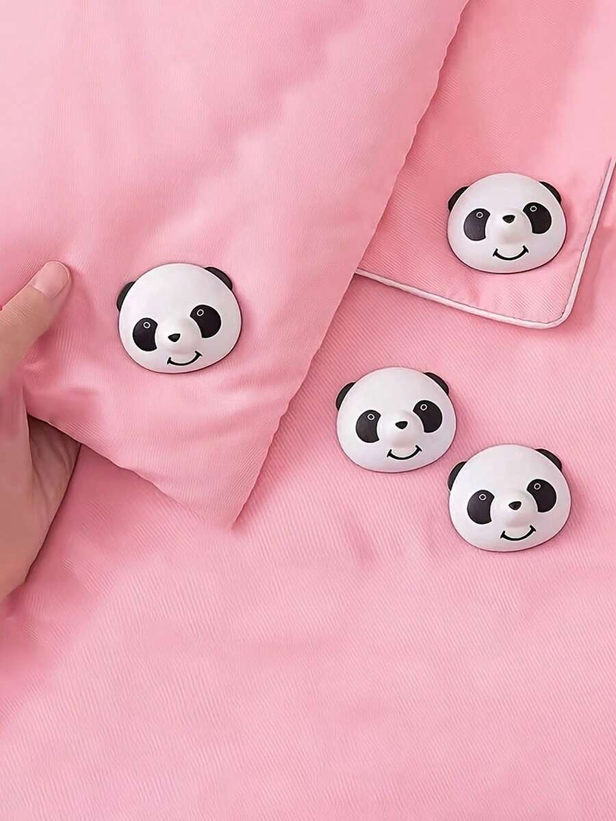 熊猫造型被套夹，安装简便，可固定被套，防止被芯滑落，是提升睡眠质量和整理卧室床上用品的理想工具。