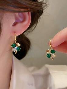 一对简约别致甜美绿色四叶花耳环，奢华小众独特高端优雅新款时尚耳环，适合女性日常及节日佩戴