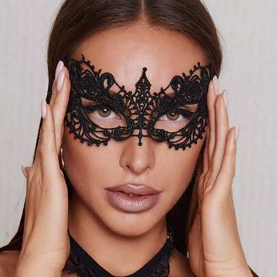 1pc Women's Lace Sexy Vintage Hollow Decorative Mask, Half Face Coverage With Floral Pattern, Women's Party Mask Suitable For Parties, Masquerade Balls, Weddings, Vintage Mask Without Power, Sexy Black Masquerade Mask, Women's Lightweight Fabric Accessory, Suitable For Valentine's Day, Weddings, Gift For Girlfriend