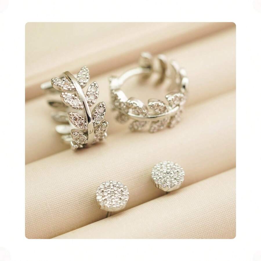 Brinco Argola Folha e Ponto de Luz Prateado