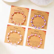 一款时尚新款心形串珠手链，适合女性情人节佩戴，百搭手链