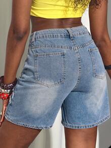 Women's Casual Bermuda Frayed Pocket Denim Shorts - Light Wash - View 2