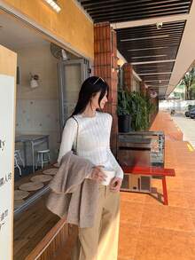 时尚镂空圆领修身针织打底衫 - 白色 - 查看 2