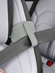 汽车安全带调节器，防止胸部受压和碰撞噪音，适用于汽车运动座椅。它有助于避免安全带对肩部和颈部的压力，推荐用作便携式限位器和安全气囊调节器，以提高舒适度。 - 安全帶固定器 - 查看 6