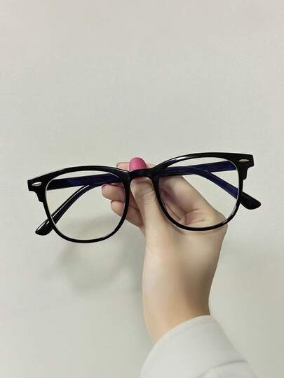 一副男女通用时尚透明镜片眼镜，休闲百搭，适合日常生活、办公、阅读、看电视、玩游戏、手机装饰等场合。