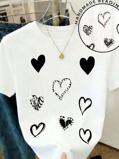 Camiseta de mujer de talla grande de manga corta con cuello redondo y gráfico de corazón de perlas falsas