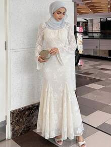 DAZY 优雅束腰纯色圆领长袖连衣裙，荷叶边设计，适合秋季、舞会或作为长款连衣裙穿着。 - 米色 - 查看 5