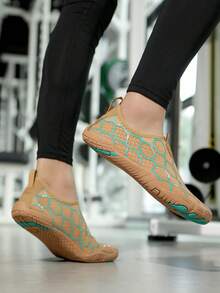 1 Pair Women's Plaid Pattern Water Shoes, Non-Slip Breathable Quick-Dry, Summer Beach Barefoot Shoes For Swimming, Water Aerobics, Beach Vacation, Hiking, Yoga, Running, Cross-Training - Khaki - View 8