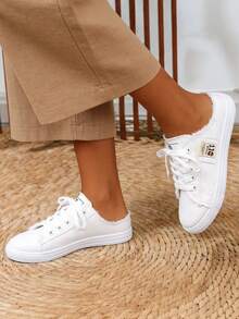 Zapatos de lona con cordones de moda para mujer, zapatillas casuales para mujer, zapatos de lona para mujer, nuevos zapatos planos casuales de primavera y verano de estilo coreano, zapatos ajustados, zapatillas de deporte y zapatos deportivos para estudiantes, zapatos casuales de plataforma estilo callejero americano para mujer. - Blanco - Ver 6