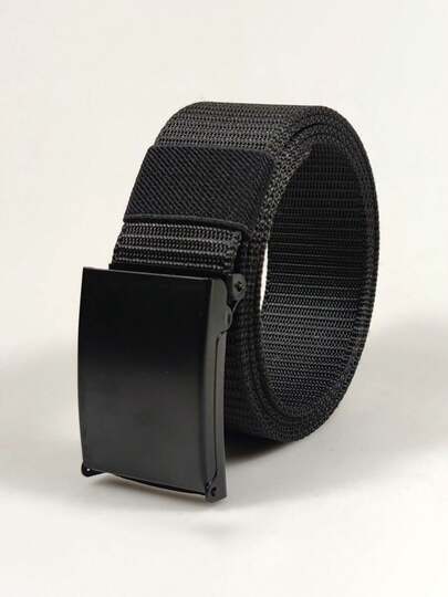 男士皮带和帆布扣会在呼吸时自动扣合，所以它能正常工作。休闲男孩和年轻牛仔裤进行户外军事训练。