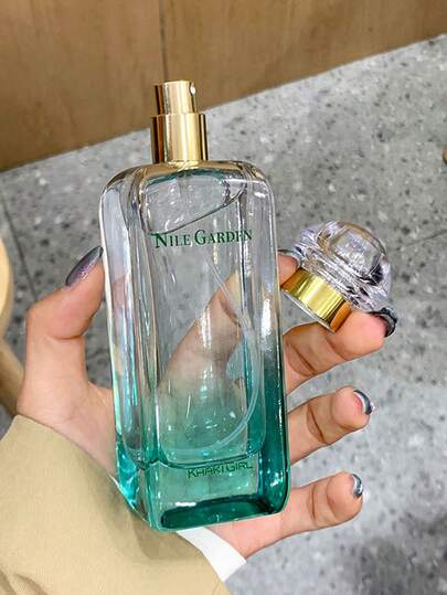 100毫升高级清新香氛，尼罗河花园限量版香氛，散发迷人持久的香气，不油腻。室内外均可使用，留下悠长的花香。