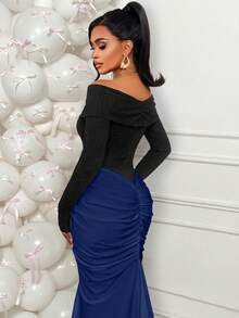 AIJ Amarilo 黑白拼接性感露肩荷叶边长袖不对称褶裥修身优雅长款派对连衣裙，采用弹力针织面料，适合圣诞节、新年、毕业典礼、舞会、秋冬春季等场合穿着。 - 藏蓝色 - 查看 7