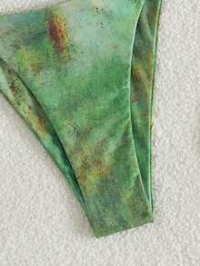 两件式绿色复古印花比基尼套装，饰有醒目的金属点缀 - 适合泳池和海滩的时尚泳装，系带泳裤搭配挂脖三角上衣，是夏季度假的理想之选。 - 彩色 - 查看 9