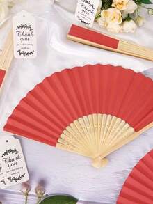 15件套红色折叠纸扇礼盒，婚礼扇套装，包含5把扇子、5张感谢卡和5个透明袋。趣味DIY扇子套装，适用于婚礼、新娘送礼会、生日、纪念品、单身派对、户外装饰、派对礼品、节日和演出。 - 彩色 - 查看 2
