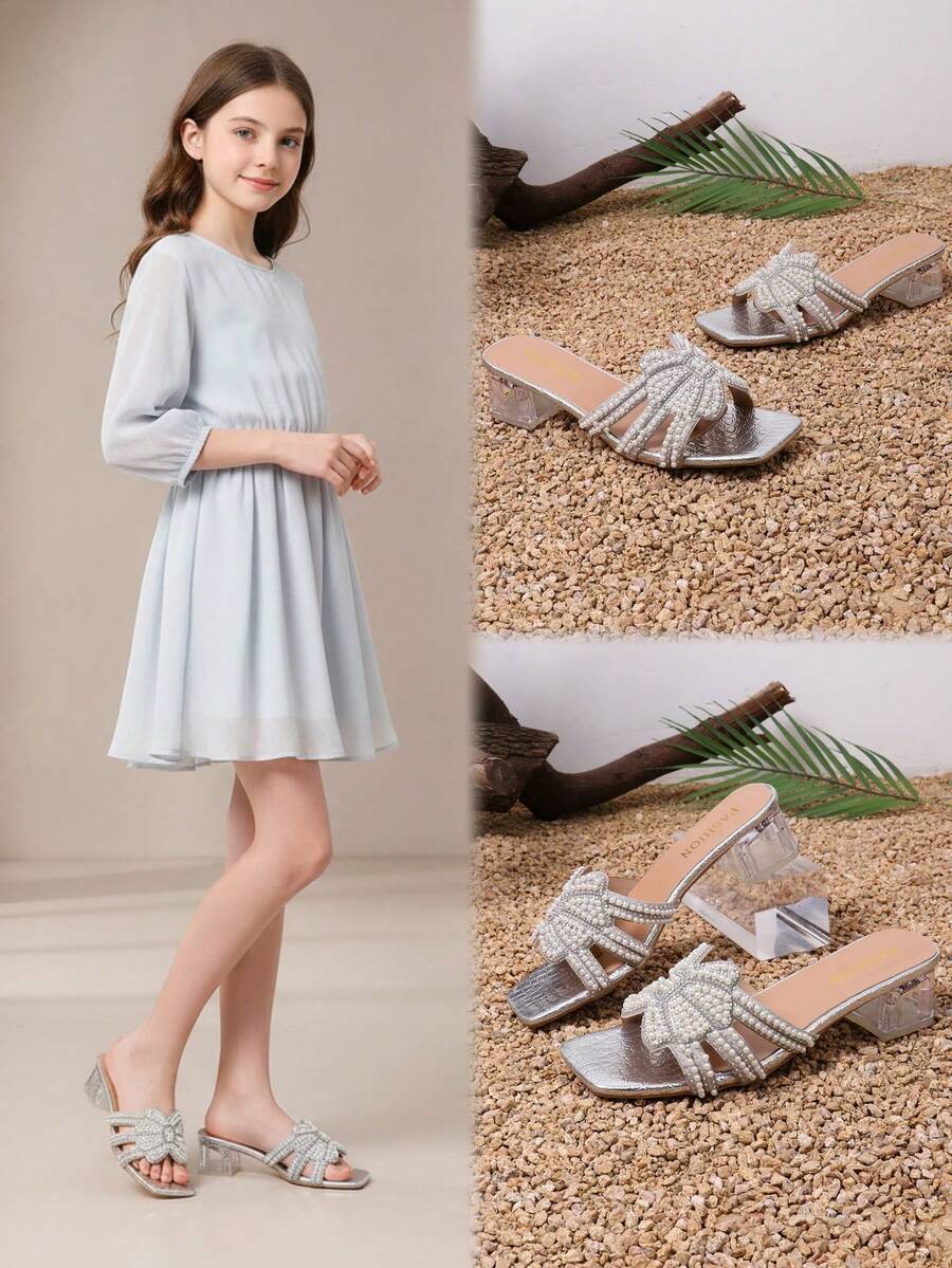 1 par de sandalias de cuña con deslizador, decoradas con lazo de perlas y cristales, con estampado de cocodrilo brillante en plata. Diseño clásico de punta abierta con tacón grueso transparente de 3 cm, suela antideslizante, elegante y de estilo princesa para uso en playa/casual, primavera/verano 2026 - Plateado - Ver 1