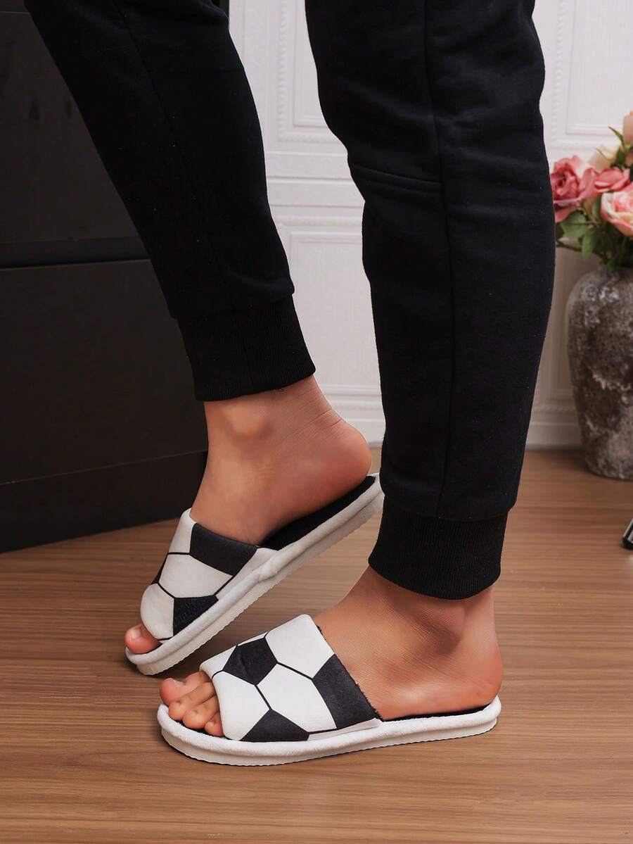 新款男士几何图案足球元素露趾拖鞋，平底套脚时尚凉鞋，四季皆宜 - 黑與白 - 查看 1