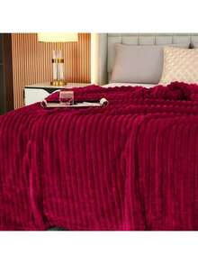 1pc Solid Color Coral Fleece Blanket, Light Red, Luxurious & Comfortable, Suitable For Bedroom, Dorm, Office Nap. This Is A Home & Office Decor Product. - Burgundy - View 4