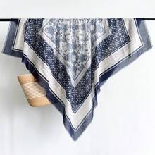 1条韩版女士亚麻棉大方巾，轻盈百搭，适合日常穿搭和空调房使用 - CX - 查看 3