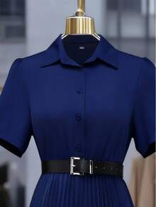 Vestido plisado elegante de mujer con cierre de botón en la cintura, vestido estilo camisa de manga corta (sin cinturón), primavera - Azul Marino - Ver 5