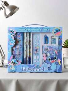 8件套史迪奇主题文具套装，包含橡皮擦、卷笔刀、高品质书写工具、笔记本、书签及其他配件。纸质材料，适用于学习、毕业、日记、生日、派对礼物等。