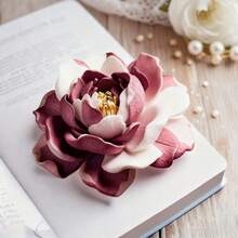 1个优雅花卉硅胶模具，适用于蜡烛、树脂艺术品、手工皂和粘土制品 - 精致花瓣设计，层叠花瓣，适合制作手工婚礼、情人节、生日、母亲节礼物，可重复使用，家居装饰，精致花卉设计，适用于香薰蜡烛和手工装饰品。 - 白色 - 查看 3