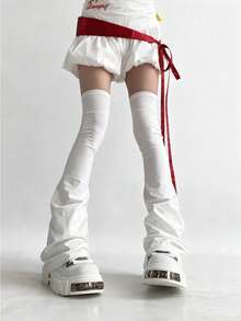 1双原宿风过膝长筒袜，显瘦黑白配色，时尚系带设计，不规则荷叶边，喇叭形袜口，百搭休闲、街头、时尚造型，适合春、秋、冬三季穿着。 - 彩色 - 查看 4