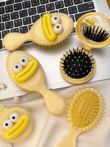 1个香肠嘴造型梳子，新款可爱卡通多巴胺粉色大嘴香肠奶酪气垫梳，小巧便携迷你气垫按摩梳镜组合，适合居家、旅行、徒步、口袋化妆镜、家居装饰、旅行用品、婚礼、派对、生日，送给妈妈、爸爸、朋友、老师的最佳礼物，新年礼物，配饰，趣味礼物