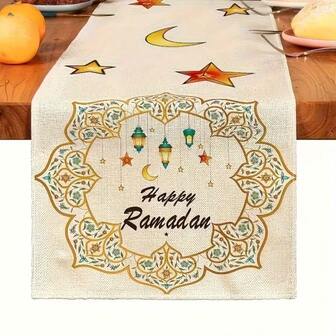 Juego de camino de mesa con tema de Ramadán, con un diseño minimalista y elegante de Ramadán adornado con lunas y linternas doradas, acentuado por estrellas. Hecho de tela de poliéster duradera, diseño rectangular, adecuado para la cocina, el comedor, fiestas, el hogar y la decoración rural de vacaciones. Disponible en varios tamaños, un excelente artículo de regalo.