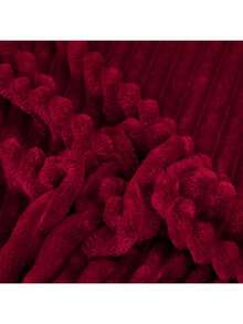 1pc Solid Color Coral Fleece Blanket, Light Red, Luxurious & Comfortable, Suitable For Bedroom, Dorm, Office Nap. This Is A Home & Office Decor Product. - Burgundy - View 6