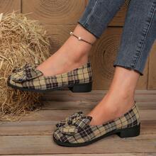 女士舒适平底硫化布鞋，防滑齿状鞋底+加固缝线，适合雨季和凉爽季节，伴您自由探索城市。融合复古硫化工艺与轻盈休闲面料，是打造休闲、文艺、街头或轻复古风格的绝佳选择。独特的工艺，舒适轻便，百搭又不失青春活力。 - 彩色 - 查看 5