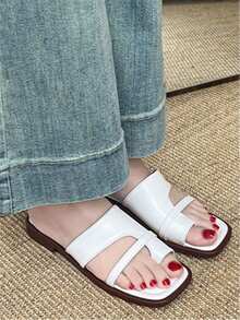 Women's Fashion Round Toe Slip-On Soft Sole Non-Slip Black, Beige, Brown Multi-Color Versatile Commuting Flat Sandals - Beige - View 2