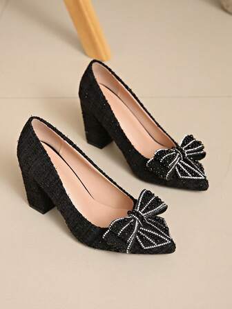 Zapatos de estilo francés de otoño 2025 con escote bajo para mujer, tacón grueso con lazo negro y perlas, elegantes y versátiles