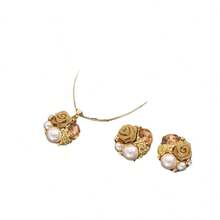 Pendientes de cristal de rosa elegantes vintage, pendientes de perlas de flor retro románticos franceses, conjunto de dos piezas de collar - collar de oro - Ver 5