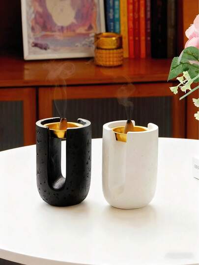 倒流香炉套装：黑白陶瓷香炉，适合家居装饰和瑜伽放松。缭绕的烟雾营造出柔和如瀑布般的氛围。时尚的香炉，适合摆放在客厅/办公室。是芳香疗法的必备品，有助于营造氛围——也是精美的装饰品和馈赠佳品。