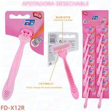 FD Juego de Rasuradoras desechable 12 piezas con mago ergonómico antideslizante Kit de Rastrillos de Triple Hojas de acero inoxidable Tira lubricante de Aloe y Vitamina E Cabezal flexible y lavable Paquete de Afeitadora manual para hombre y mujer