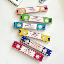 Satya香薰礼盒套装，包含Nag Champa、Super Hit、Dragon's Blood、Sandalwood、Patchouli、Lavender和Positive Vibes五种香型，每种15克。 - 彩色 - 查看 1