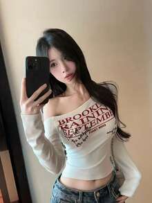 Sexy Letter Print Asymmetrical Shoulder Long Sleeve T-Shirt, American Style Fitted Crop Top - White - View 1