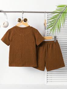 Bộ 2 món/Bộ quần áo thun tay ngắn cổ tròn màu trơn kèm quần short họa tiết ngựa hoạt hình và chữ cái tiếng Anh thời trang giản dị, quà tặng ngoài trời cho bé trai, mùa hè - màu nâu - Xem 3