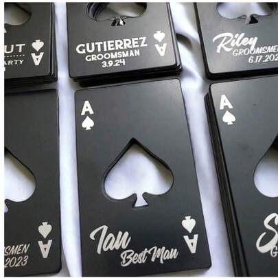 1 قطعة هدية مخصصة للعريس - فتاحة زجاجات بشكل قلب أحمر - هدية للعريس والعروسة - فتاحة محفظة مبوبة بالحروف الأولى - فتاحة بطاقة ائتمان وزجاجات - هدية ديكور الزفاف - للرجل/المرأة، عيد الحب، ديكور عيد الحب، عيد ميلاد، تخرج، قابلة للتعديل، زخرفية، سهلة التنظيف، منقوشة، فريدة، هدية مثالية لها، صديقة، والد، صديق، عائلة، أم، منزل