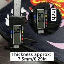 这款柔软的仿羊绒地毯，采用独特的卡通图案设计，舒适亲肤，适合卧室、沙发或家居装饰。它可用作沙发垫、客厅地毯或趣味房间装饰，仅限手洗。其柔软蓬松的质地和鲜艳的色彩，使其成为任何空间的完美点缀。 - 彩色 - 查看 6