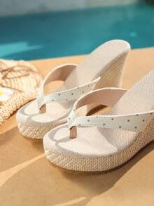 女士时尚休闲坡跟凉鞋，编织人字拖，厚底高跟鞋，适合日常通勤、休闲、度假、派对等多种场合。 - 白色 - 查看 8