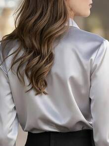 Blus Satin Polos Elegan untuk Wanita, Atasan Lengan Panjang Klasik dan Serbaguna Kelas Atas, Kain Satin, Lembut dan Halus, Dapat Dicuci dengan Mesin, Cocok untuk Kantor atau Acara Formal, Sempurna untuk Semua Musim Semi - Perak - View 3