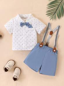Conjunto de cavalheiro para bebê menino - Camisa de manga curta com gravata borboleta e shorts com babador, ideal para festas de aniversário e casamentos. - Multicolorido - Ver 1