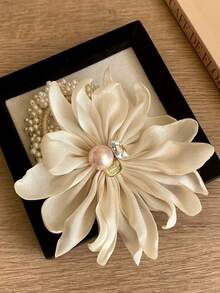 1pc Bride/Bridesmaid Pearl Wrist Flower Headband, Large Floral Design, Petite Face Framing, Ethereal Fairy Headpiece