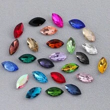 40pcs 1.0cm/0.39inch And 1.4cm/0.55inch Teardrop Colored Rhinestone Transparent Glass Diamond Shaped Silver-Plated DIY Rhinestone Accessory For DIY Nail Art, Clothing, Shoes And Jewelry Making.