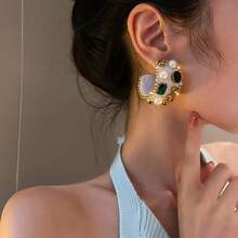 2pc Fashion New European American Retro Light Luxury High-End Sense C-Shaped Hoop Earrings For Women  Stud Ear Jewelry Daily Wear Party Dating Accessory Ideal Gift For Friends | 10 Hot Search Words: European American Retro Hoop Earrings, Light Luxury C-Shaped Earrings, High-End Sense Stud Jewelry, New  Ear Ornaments, Women's Retro Fashion Earrings, C-Shaped Hoop Ear Jewelry, Light Luxury Daily Earrings, Retro Party Ear Accessories, Fashion Niche Earrings, Elegant C-Hoop Studs |   5 Core Keywords: European American Retro C-Shaped Earrings, Light Luxury High-End Sense Ear Jewelry, Women's  Hoop Earrings, New Fashion Stud Ear Ornaments, Retro Party Daily Earrings - 黑色耳環 - 查看 2