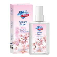 PAZT 抗静电香氛护发喷雾，蕴含石榴、山茶花、沉香玫瑰、薰衣草和樱花精华，带来清新优雅的迷人香气，持久留香，抚平毛躁，增强头发弹性和光泽，散发浪漫芬芳，令秀发健康亮泽。